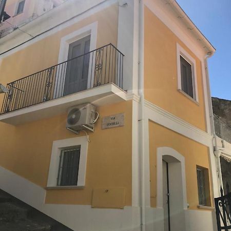 Il Casalino Apartment Pizzo  Ngoại thất bức ảnh